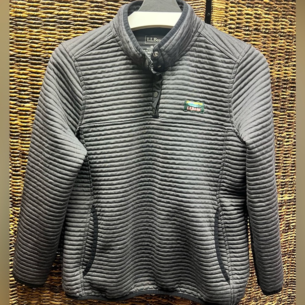 L.L. Bean Women’s Gray Pullover- Medium Petite, Pre-Owned